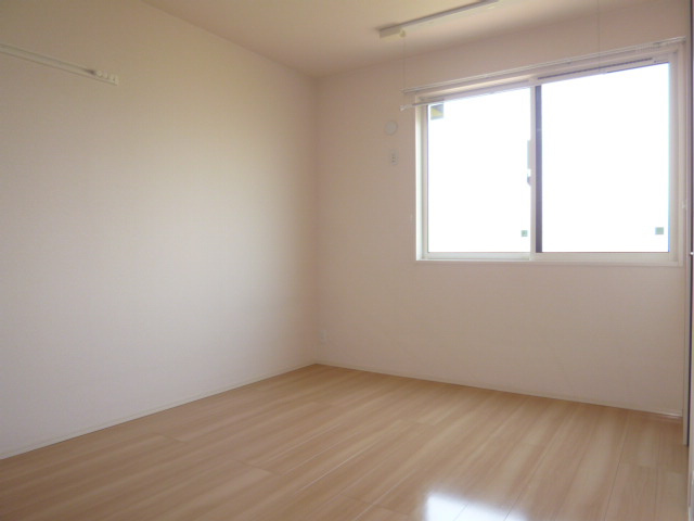 倉敷市児島上の町２丁目のアパートの寝室