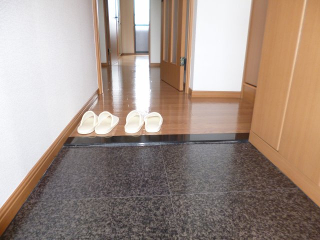 倉敷市福島のアパートの玄関