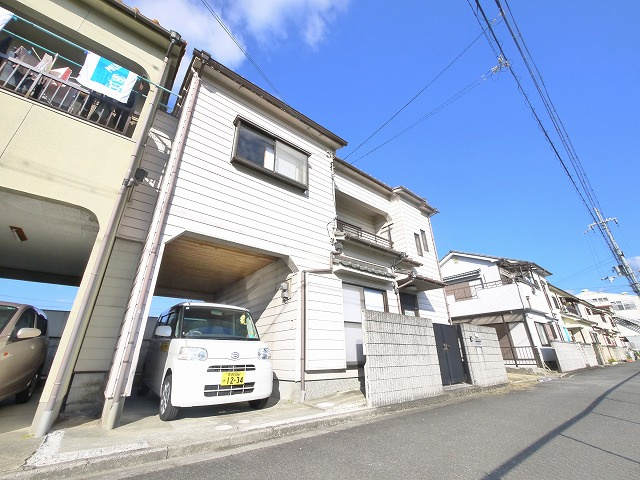 天理市田町一戸建（399-7）の駐車場|駐車場完備です