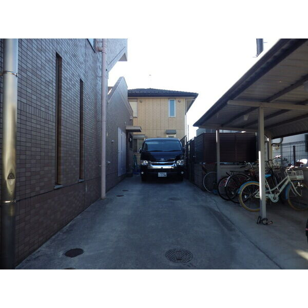 ビルセーヌM&Kの駐車場