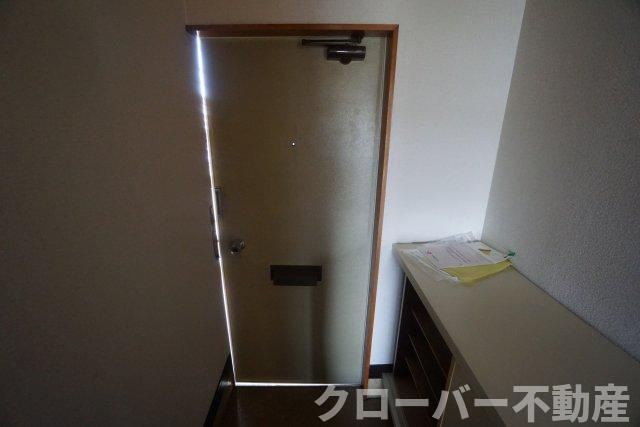 メゾン小路の玄関