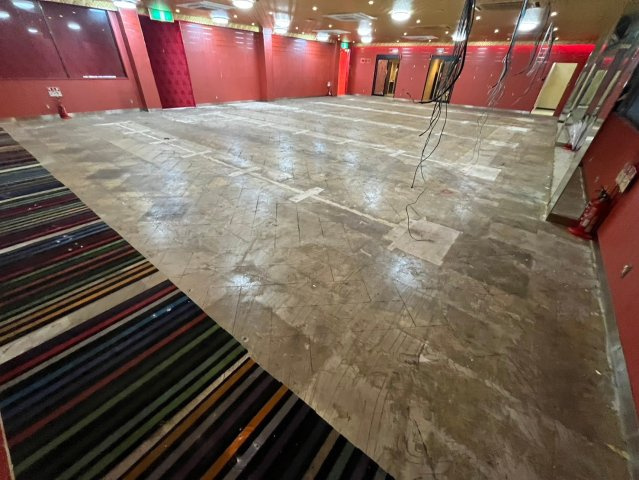 馬橋駅前店舗の内装|2階