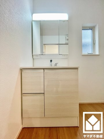 大津市御陵町　第1　2号棟の独立洗面台