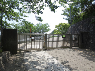 鎌倉市立岩瀬中学校まで2000m