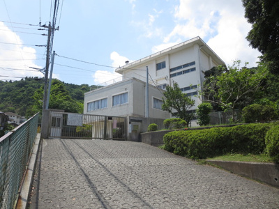 鎌倉市立今泉小学校まで1400m