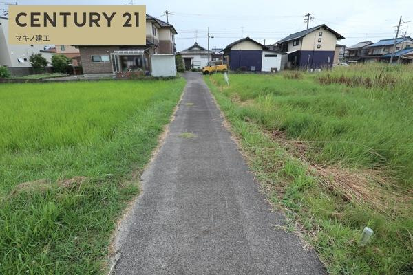 羽島郡笠松町田代字神明の前面道路含む現地写真|南側道路