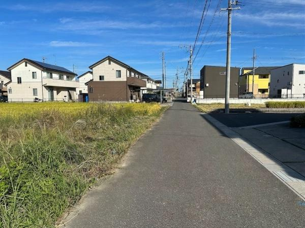 羽島郡笠松町北及字高坪の前面道路含む現地写真