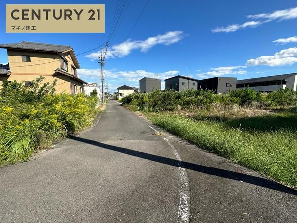 岐阜市柳津町丸野５丁目の売地の前面道路含む現地写真