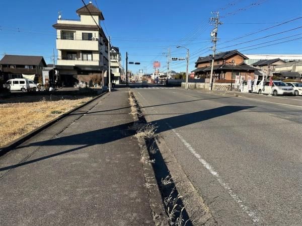 岐阜市茜部寺屋敷1丁目の前面道路含む現地写真