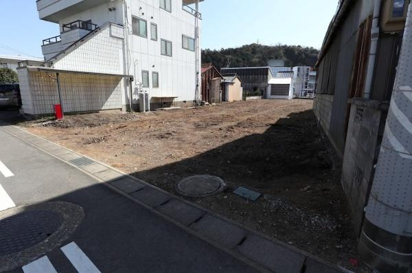 岐阜県関市緑町2丁目Bの前面道路含む現地写真|北側公道より撮影
