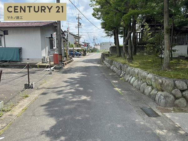 瑞穂市別府字堤内三ノ町の前面道路含む現地写真