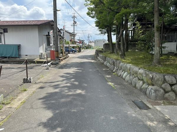 瑞穂市別府字堤内三ノ町の前面道路含む現地写真