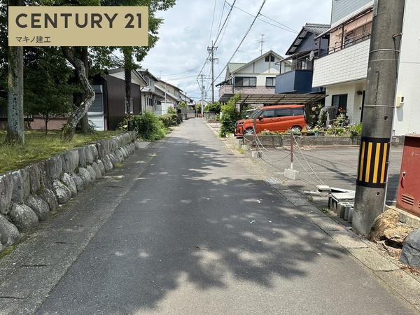 瑞穂市別府字堤内三ノ町の前面道路含む現地写真