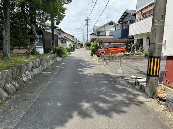 瑞穂市別府字堤内三ノ町の前面道路含む現地写真