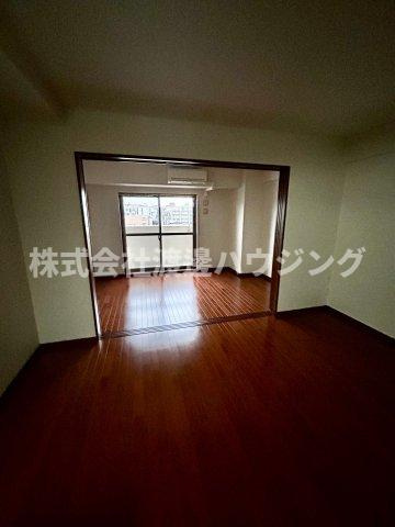 第6アローズ緑地公園の内装|キッチン下収納