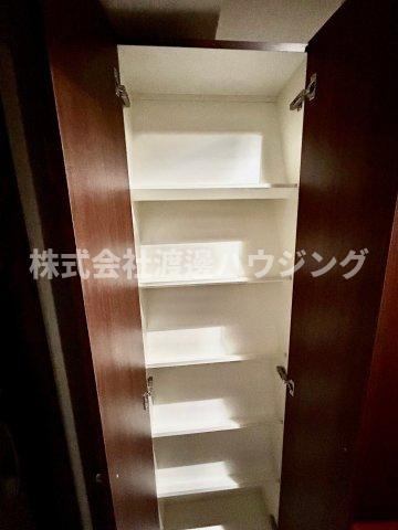 第6アローズ緑地公園の収納|玄関収納