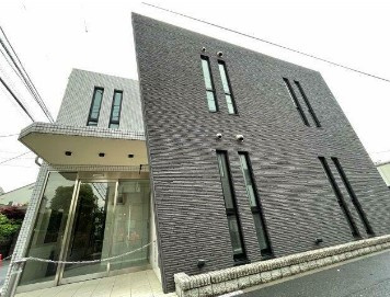 【外観】 | マリアージュ | 鉄筋コンクリート造のがっちりとした建物。