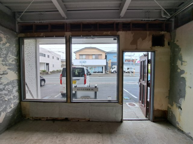 辻村貸店舗の内装