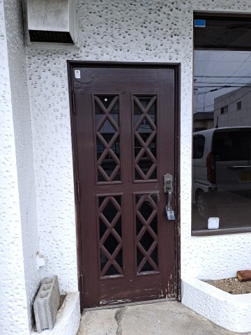 辻村貸店舗の玄関