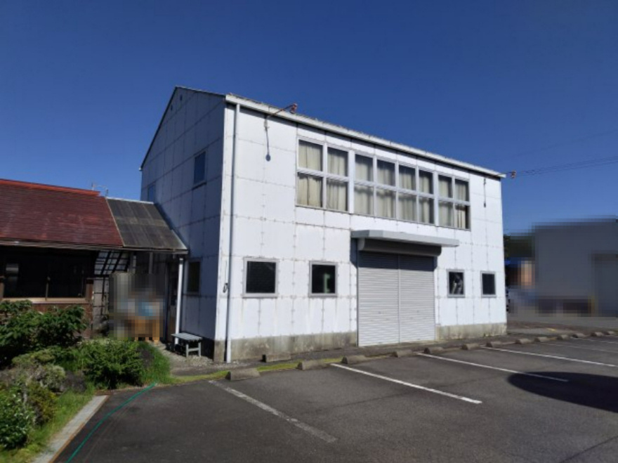 ６４２８８　岐阜市粟野東1丁目事業用建物の外観