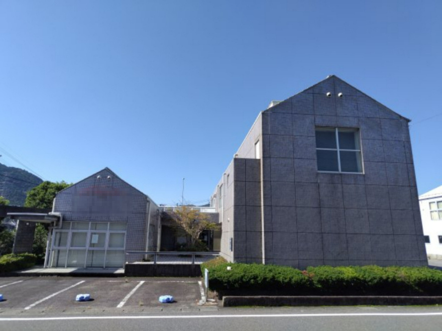６４２８８　岐阜市粟野東1丁目事業用建物の外観