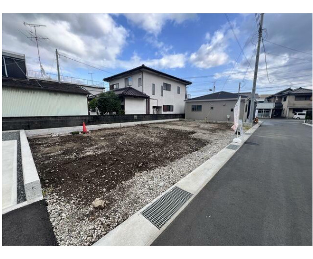 新築戸建 富士市中里22-1期 2号棟 166.26㎡(50.29坪)の前面道路含む現地写真