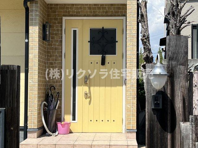 太秦桜が丘　中古一戸建ての玄関|■物件内覧・資金計画相談・住宅ローン相談、リフォーム相談、お問合せ受付中■
※当日・翌日のご内覧、ご相談はお電話でのお問合せがスムーズです！