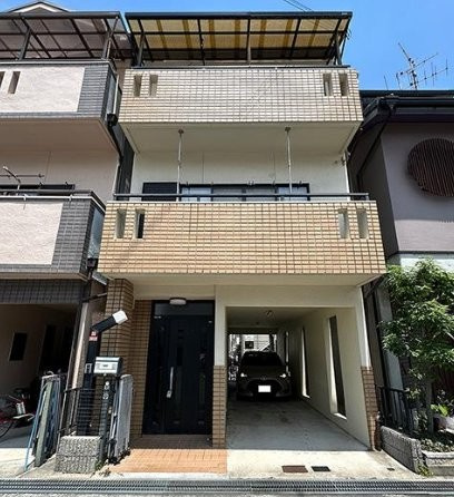 東田宮1丁目　中古一戸建ての外観|新しい生活にいかがでしょうか？外観はお住まいの顔になります。こだわりたいポイントですね。外壁塗装や屋根塗装のご相談も承っております。
■現地内覧・資金計画相談・住宅ローン相談もお問合せ受付中■