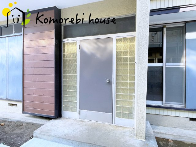 蓮田市関山　中古戸建の玄関|玄関です