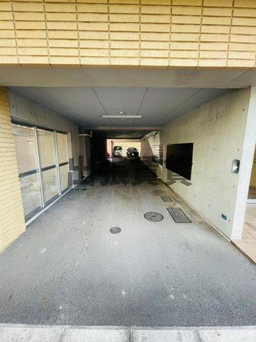 仲介手数料0！！コレクション名駅IIIの駐車場