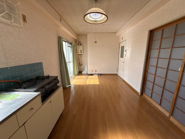 野里マンションの洋室
