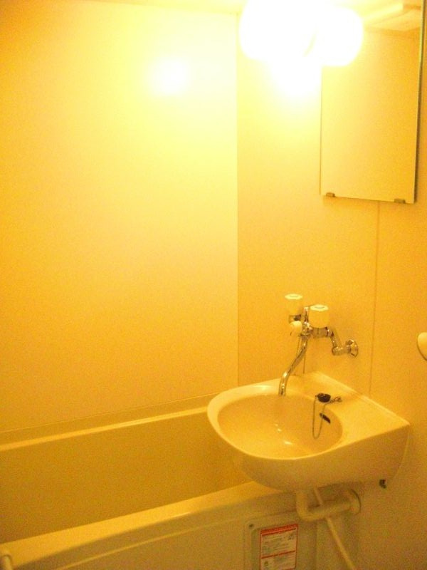 レオパレスメゾンヒラツカBの浴室