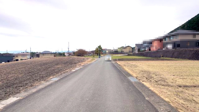 高島市城山台2丁目136坪土地の前面道路含む現地写真