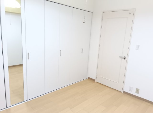 パーク・ハイム芦屋翠ヶ丘20番地B棟の居間・リビング|こちらの居間で趣味の時間をお楽しみください