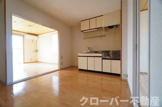 サンハイツ宮川Aの居間・リビング