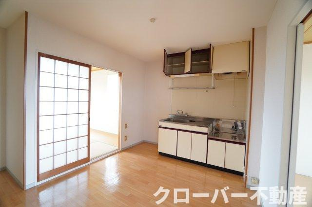 サンハイツ宮川Aの居間・リビング