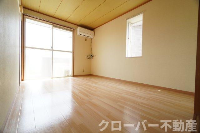 サンハイツ宮川Aの居間・リビング