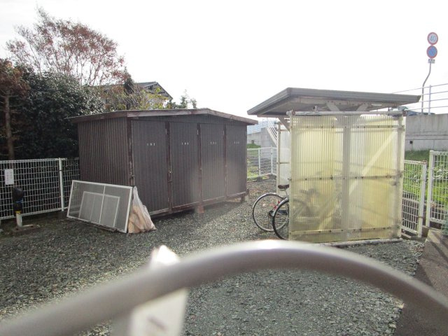 【設備】 | ホリデーインミサワ | 物置　自転車置き場