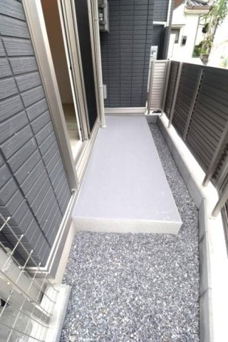 グラナーデ北小岩のバルコニー