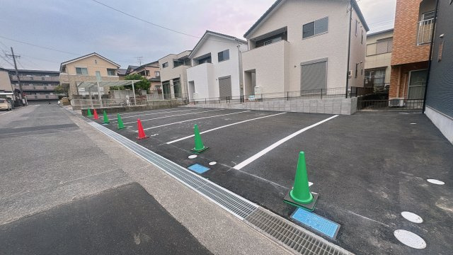 エレントつつじの駐車場