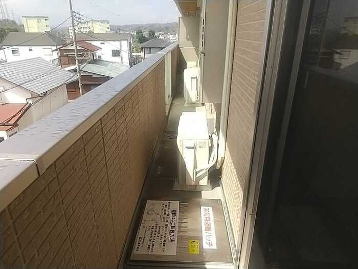 落ち着いた時間を過ごせるバルコニーです