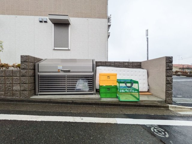 敷地内ごみ置き場有