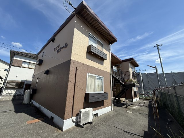 磯城郡田原本町大字新町のアパートの外観