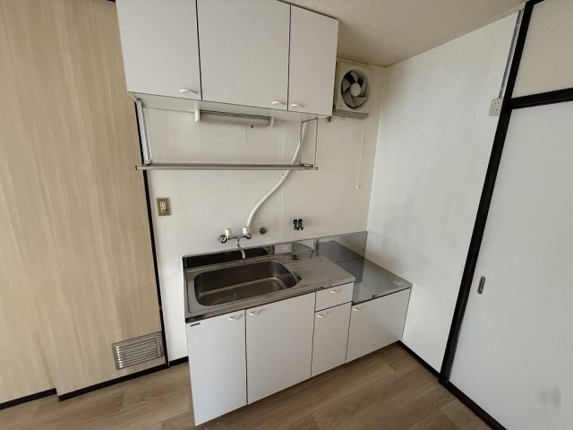 磯城郡田原本町大字新町のアパートのキッチン