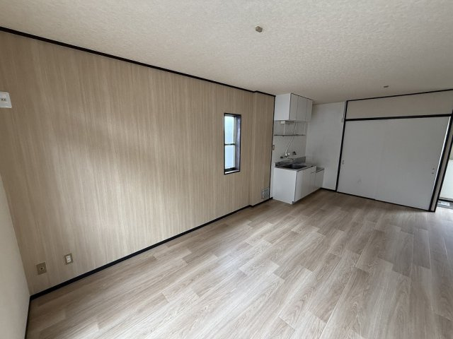 磯城郡田原本町大字新町のアパートの居間・リビング