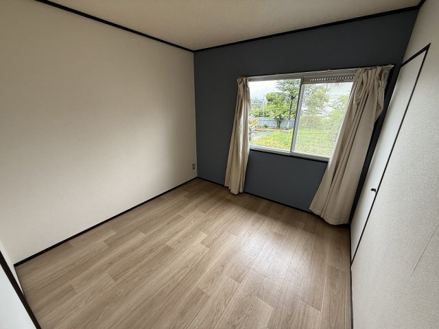 磯城郡田原本町大字新町のアパートの居間・リビング