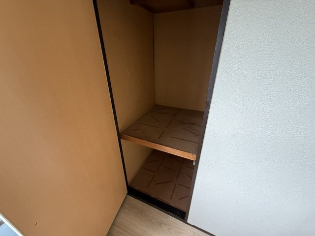 磯城郡田原本町大字新町のアパートの収納