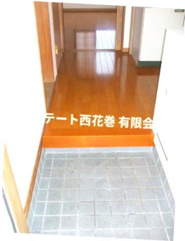 ハルヤマハイツの玄関