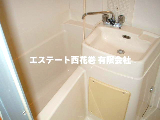 ハルヤマハイツの浴室