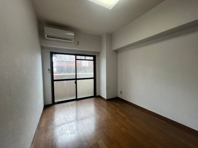 YKマンションの洋室|広々とした洋室です